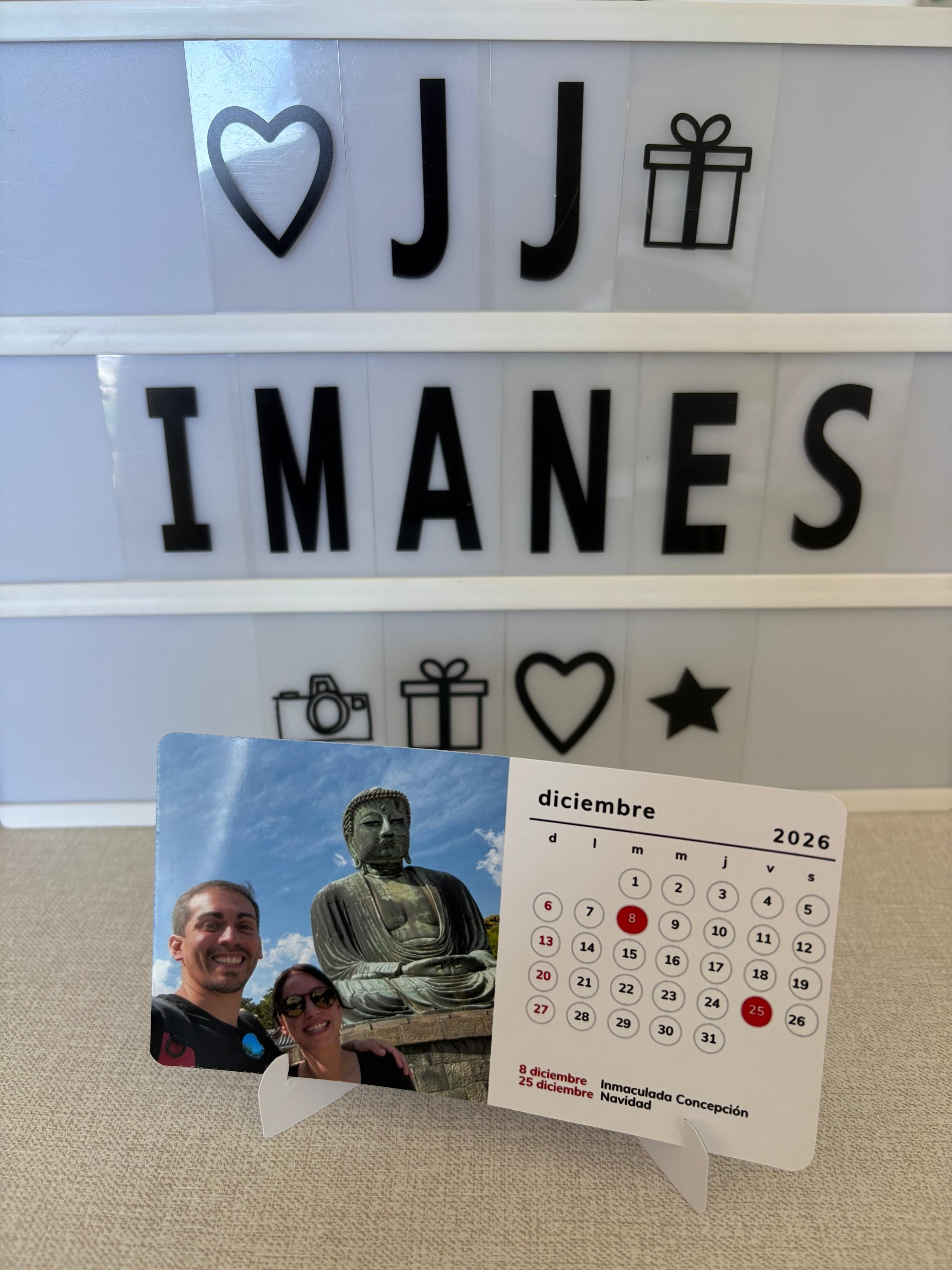 Calendario de escritorio personalizado con base - ejemplo 1